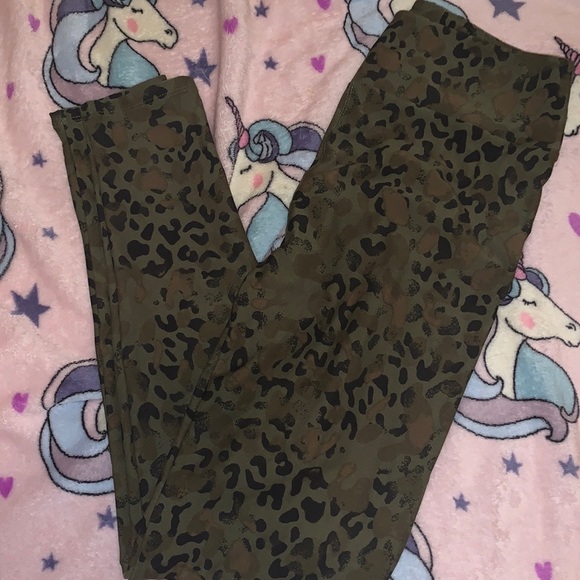 🦄LuLaRoe Leopard Leggings🦄 - Picture 2 of 2